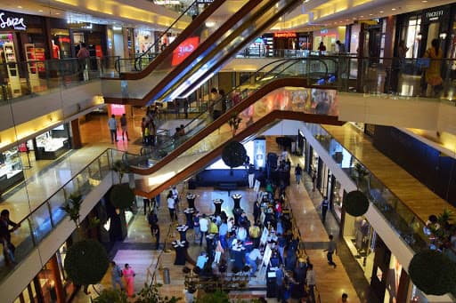 Shopping centers in Worli