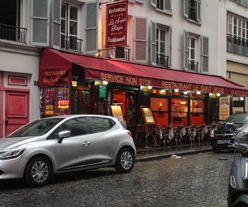 Wine and dine in Montmartre